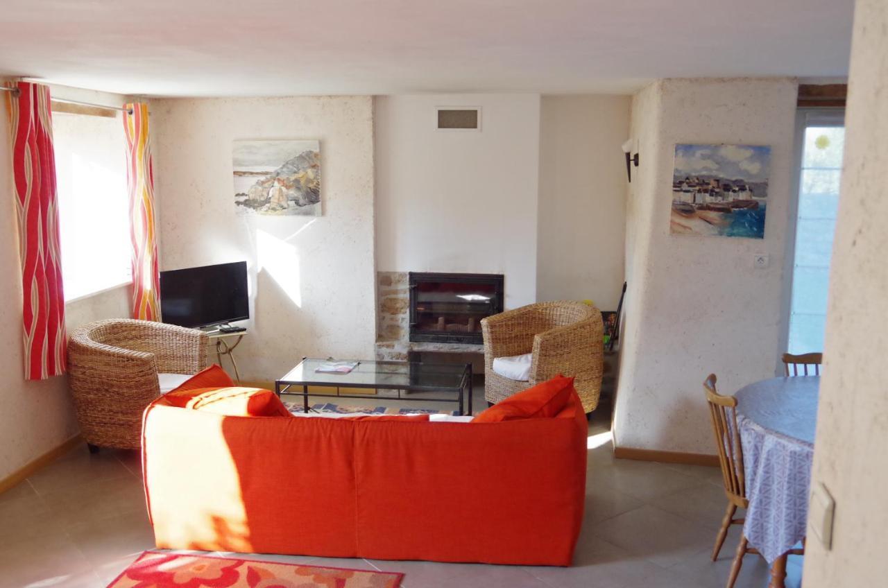 קרוזון Gites Du Manoir De Goandour חדר תמונה